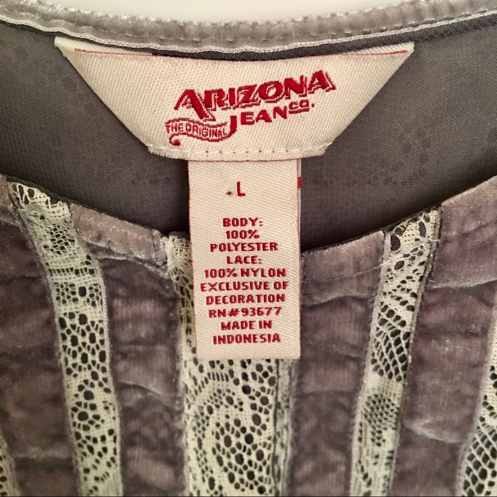 Lace & Ruffle Sun Strap Top. L. EUC - Picture 3 of 4
